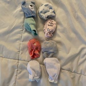 Bundle 6 pairs of baby mittens